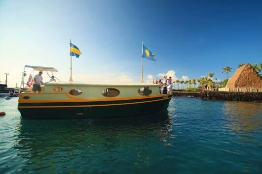 Kona glassbottom boat tour