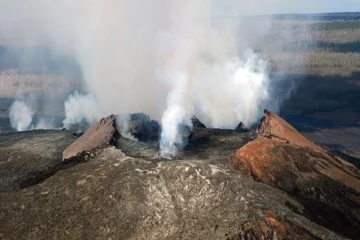 34AP - Private Hawaii Volcano & Helicopter Kailua-Kona, Big IslandPrivate Volcano & Helicopter · from $799Kilauea, Lava Tube & Black Sand Beach