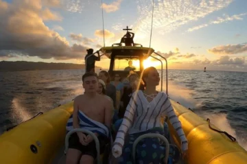 North Shore Sunset Tour North Shore, OahuNorth Shore Sunset Cruise 路 from $997-Mile Miracle & Ocean Sunset Views