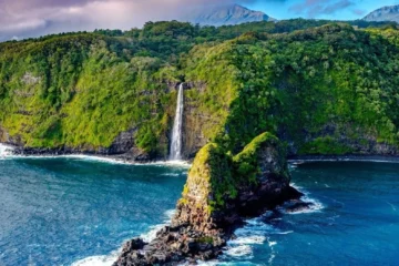 Photo Flights Makawao, MauiPhoto Flights · from $1,600Doors-Off Helicopter & Jaws Surf Break